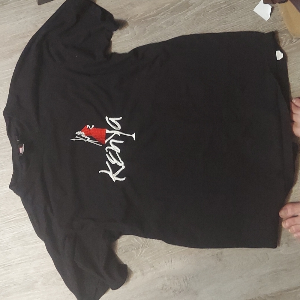Vintage t shirt. Kenya embroidery.
